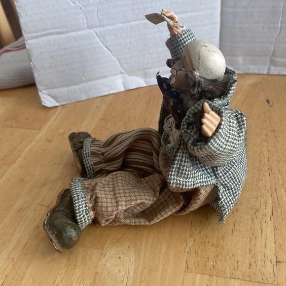 Clown figurine with bendable legs. - Picture 6 of 7